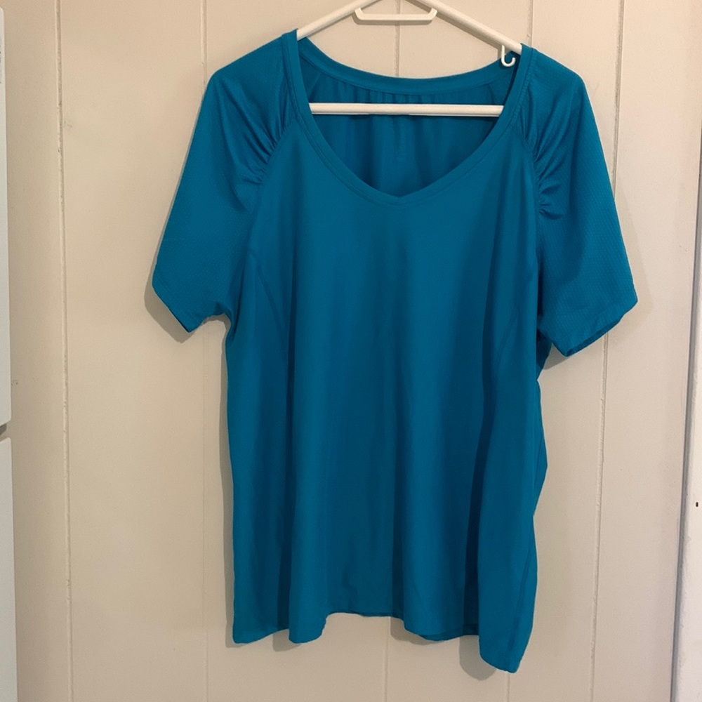 (3 for $20)Nola XXL Lightweight woman t-shirt Good Used Condition